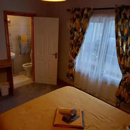 A New U Country Cottage B&B Valentia Island בית נופש *