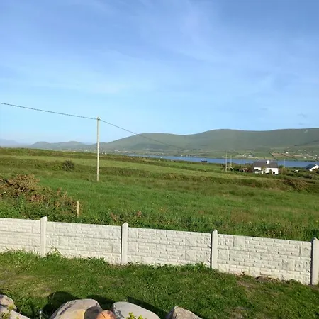 A New U Country Cottage B&B Valentia Island בית נופש *