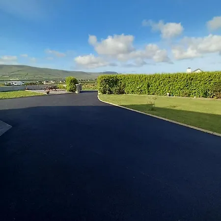 A New U Country Cottage B&B Valentia Island בית נופש *